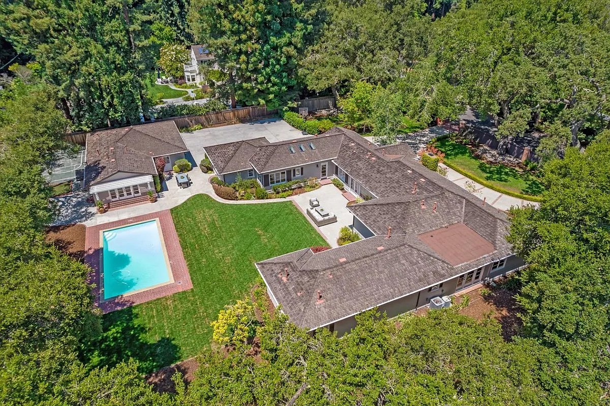Building Photo - 84 Serrano Dr