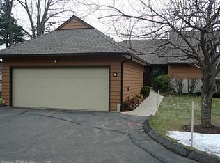 6 Chambord Park, Bloomfield, CT 06002