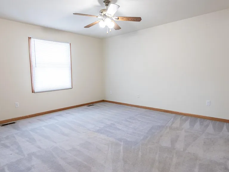 33527 Roselawn Dr — Photo 9