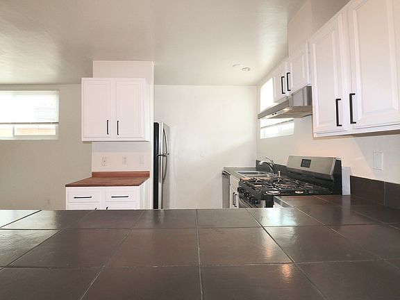 5th image of 1834 Mission Ave APT 2