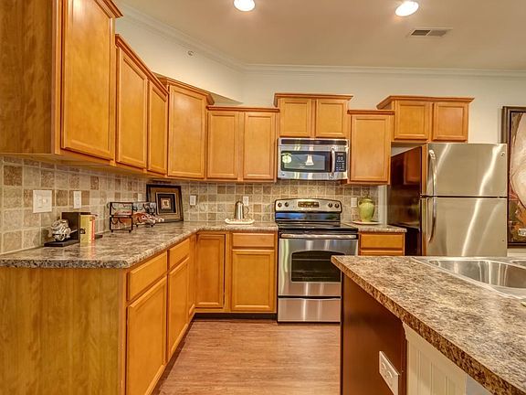 2nd image of 3601 Winthrop Dr