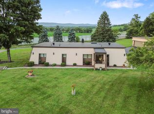 2113 Newville Rd, Carlisle, PA 17015