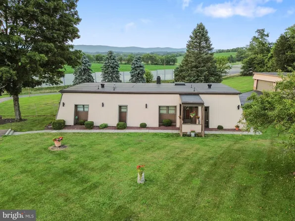 2113 Newville Rd, Carlisle, PA 17015