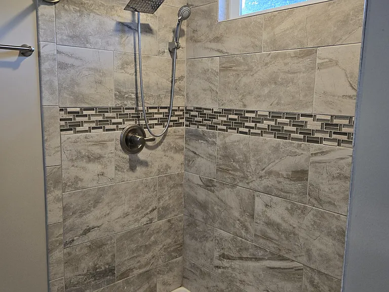 75 Lucinda Dr — Photo 16