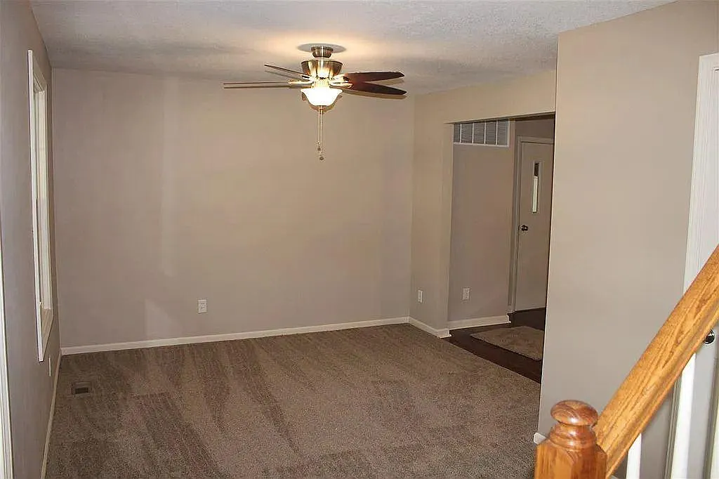 4 bed, 1980 sqft, $1,595 — Photo 2