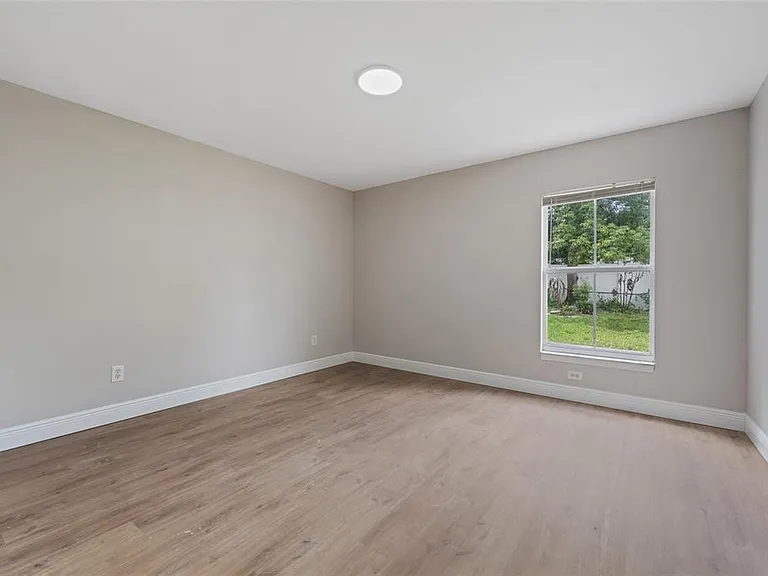 1440 Michigan Ave — Photo 18