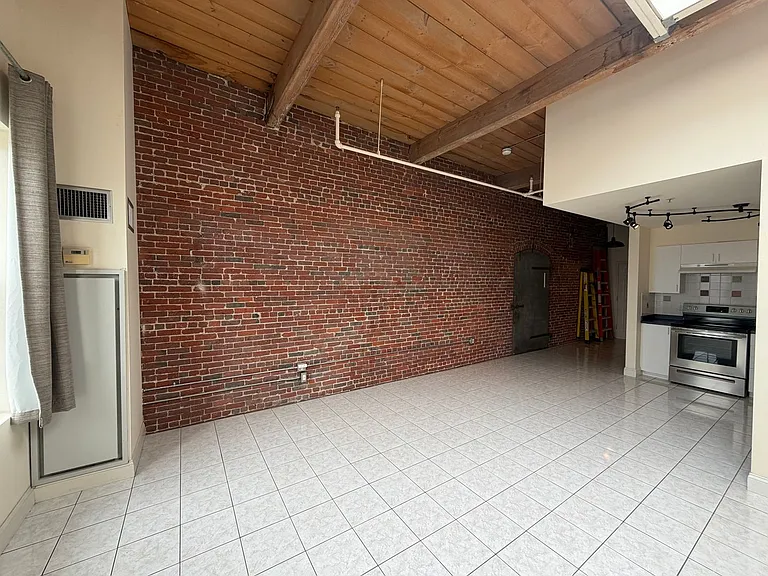 172 Middle St #506 — Photo 5