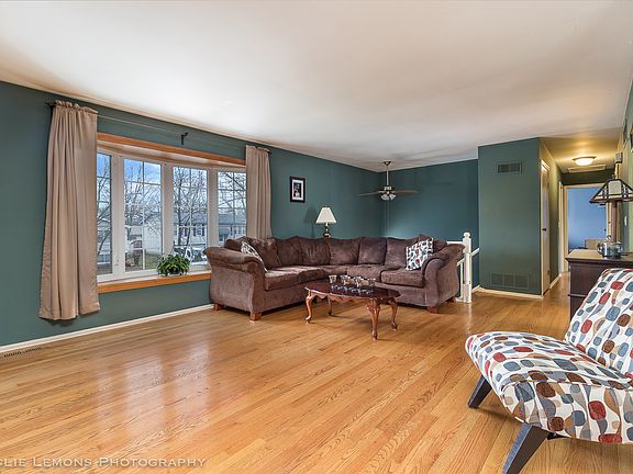 2nd image of 551 Cottonwood Cir