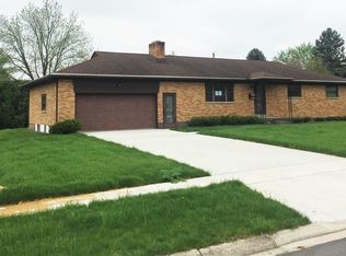 102 Magnolia Dr, Englewood, OH 45322