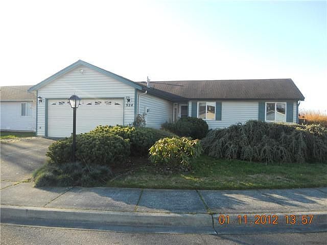 2nd image of 924 Vera Ct
