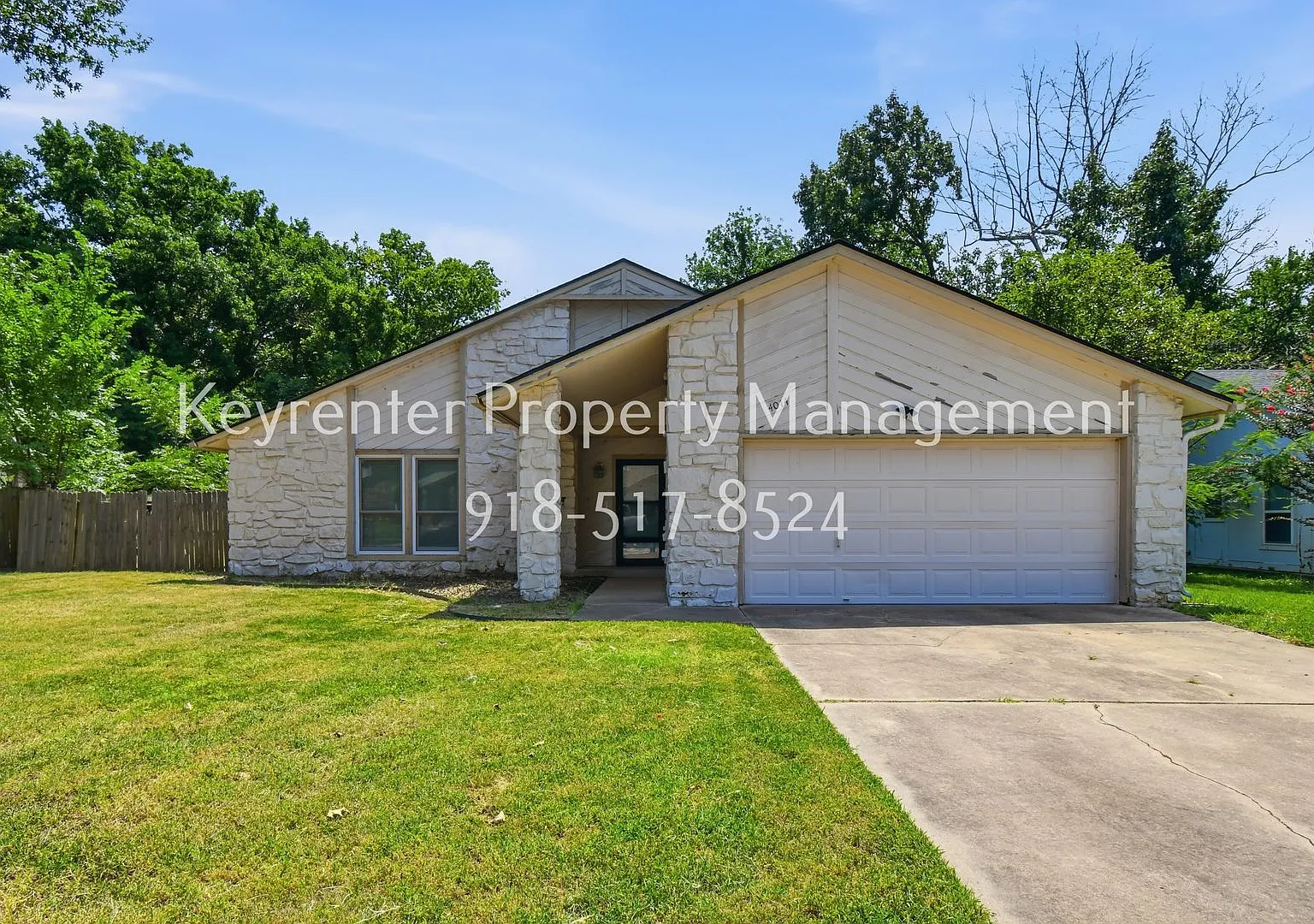Charming 3 Bed, 2 Bath Home Backing to a Peaceful Greenbelt in Broken Arrow! — Photo 1