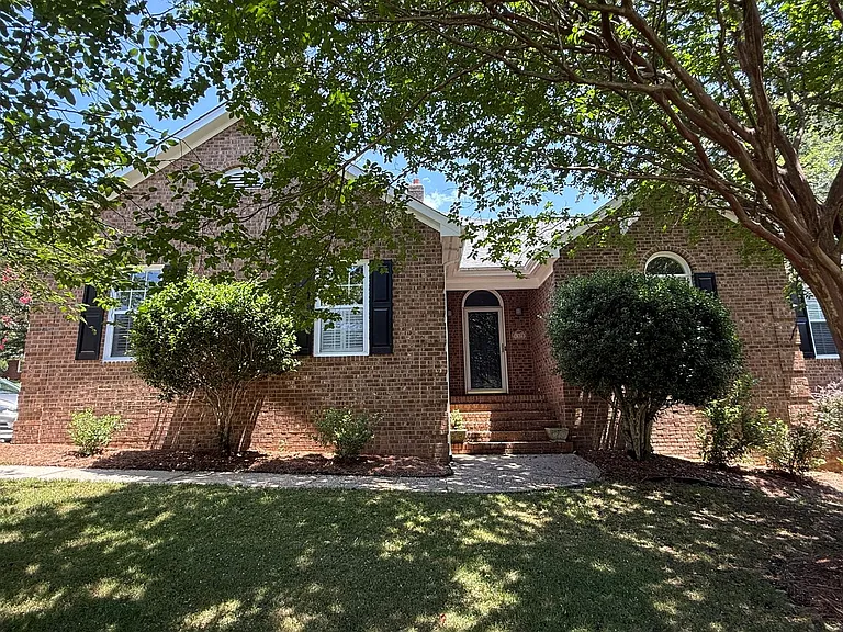 4370 Fellows Ln — Photo 1