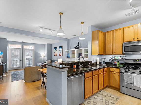 3rd image of 2655 Prosperity Ave APT 334