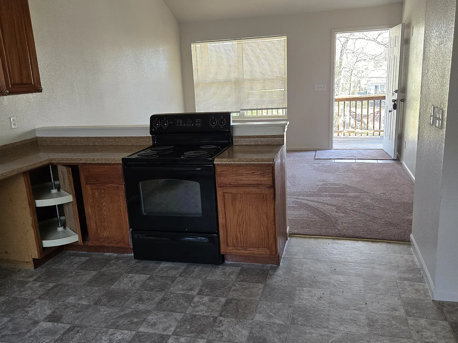 3 bed, 1200 sqft, $1,400 — Photo 4
