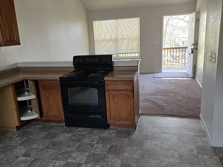 5742 Myrtle Ave — Photo 4