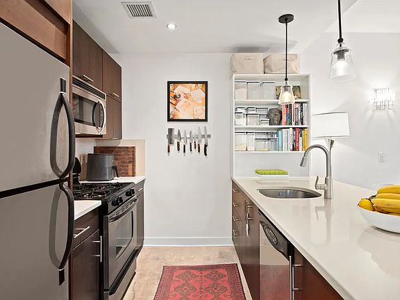 5th image of 765 Park Pl APT 2B