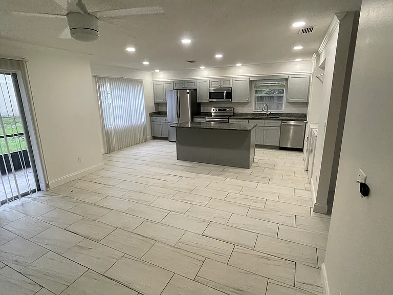 418 Banana Cay Dr #D — Photo 1