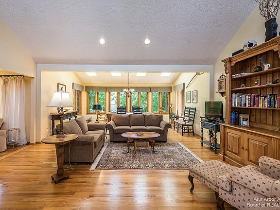 2nd image of 9235 Yorkshire Dr
