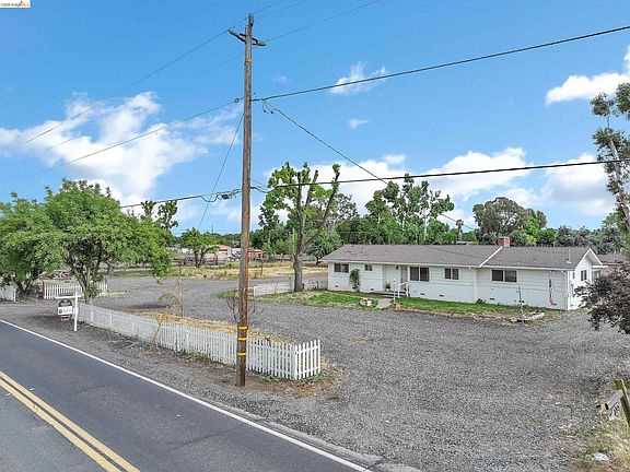 4th image of 1791 Sunset Rd