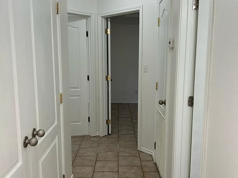 2407 Moonlight Ln #3 — Photo 4
