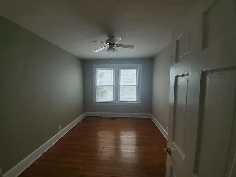 1-2105 Mount Vernon Ave #1 — Photo 11