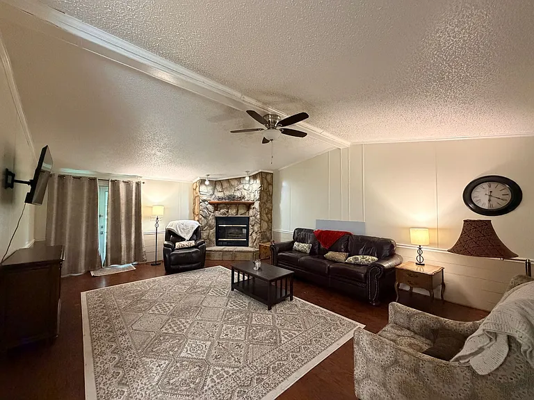 7810 W Lakeshore Dr — Photo 8