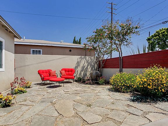 2nd image of 1547 N Banning Blvd