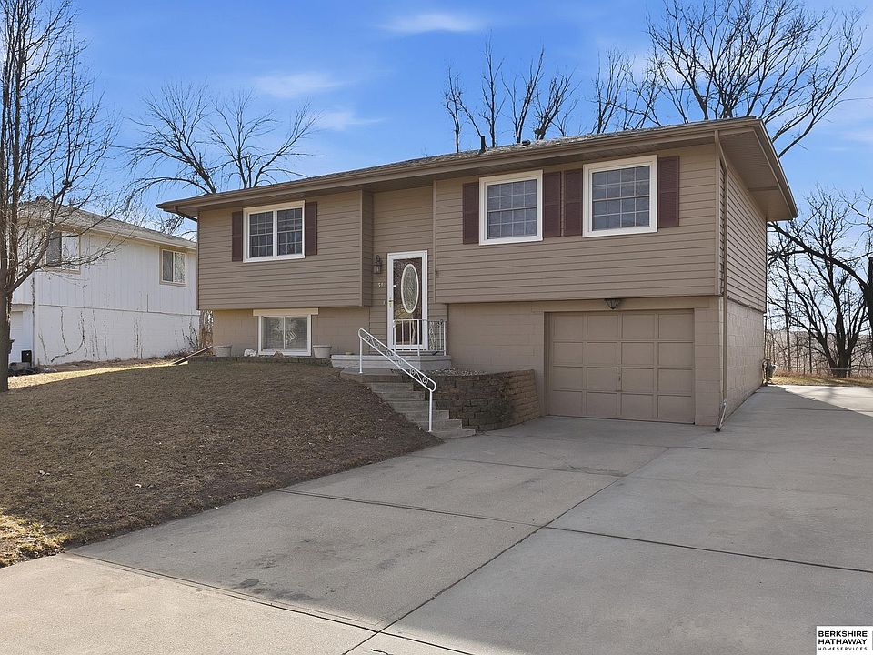 1st image of 31 Redwood Ln