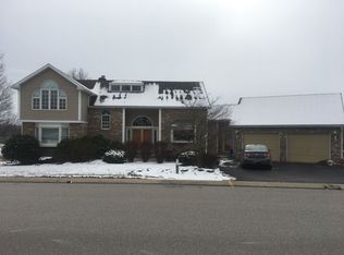 2310 Fairway Dr, York, PA 17408