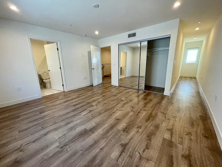 6143 Fountain Ave #102 — Photo 11