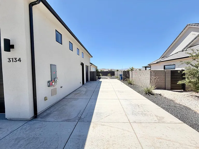 3134 E Blue Heron Dr — Photo 4