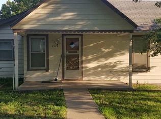 1212 Clay St, Clay Center, KS 67432