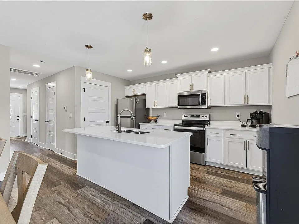1073 Winesap Rd — Photo 4