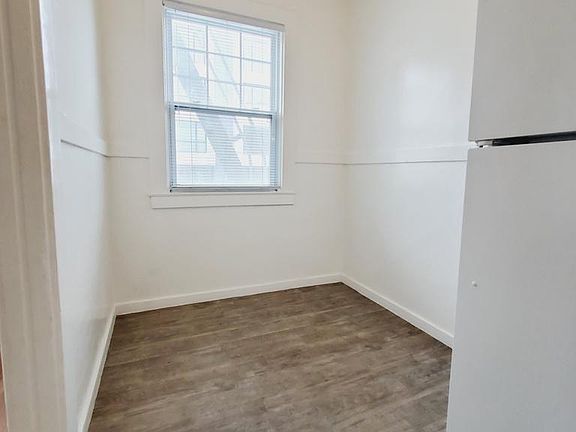5th image of 305 Franklin St APT 25