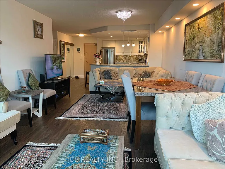 7805 Bayview Ave #811 — Photo 7
