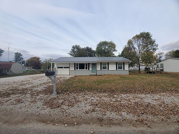 3rd image of 10049 E Lincoln St