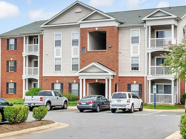 192 Yellowstone Dr APT 205, Charlottesville, VA 22903
