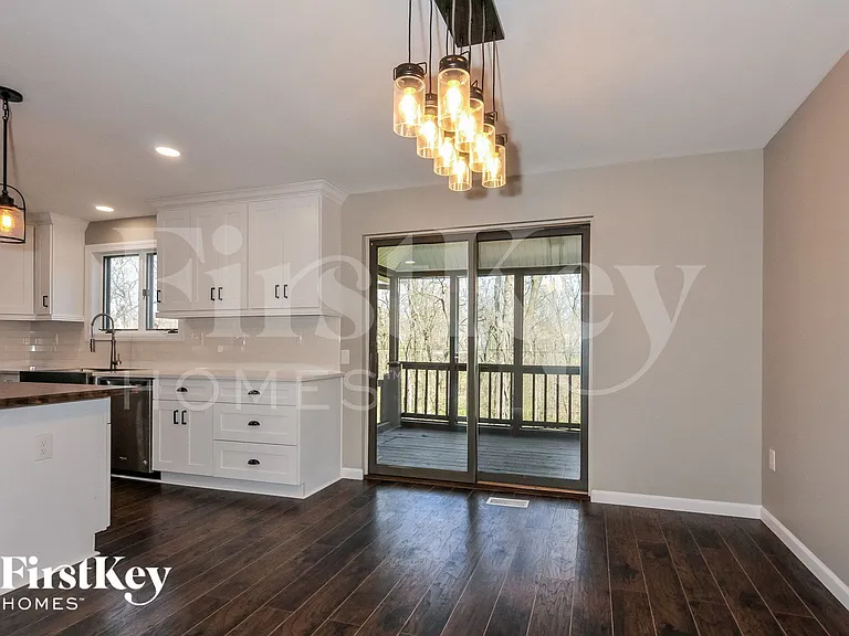 1218 Brookstone Ln — Photo 6