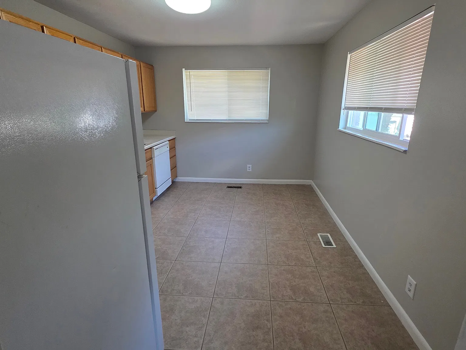 2 bed, 1000 sqft, $1,195 — Photo 2