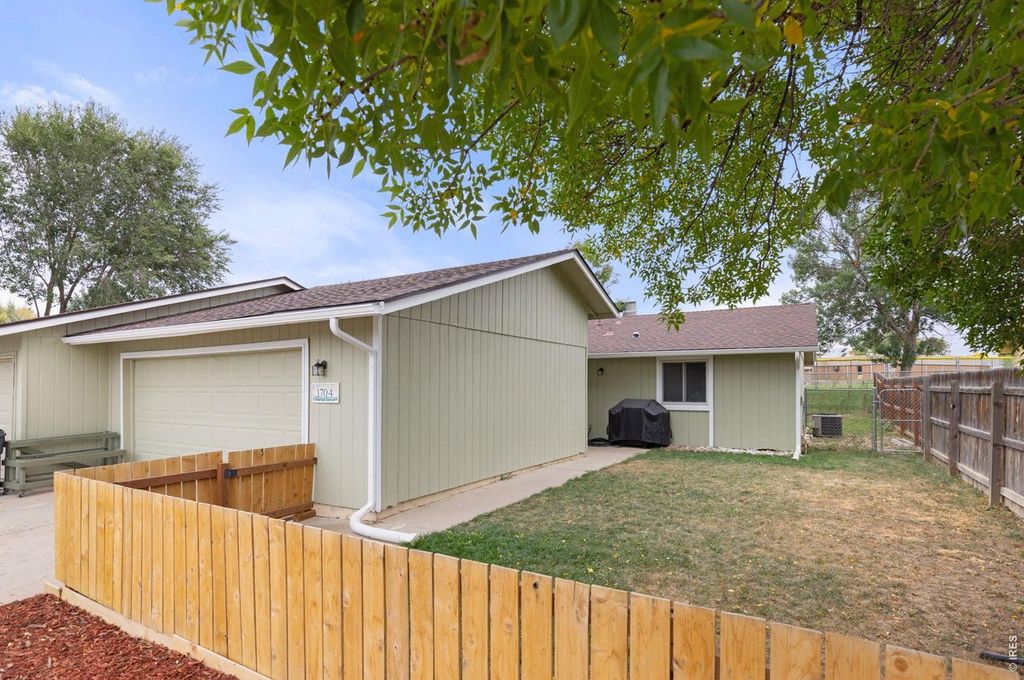 1704 Ranae Dr