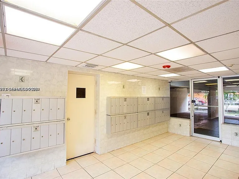 1225 NE 124th St #28A — Photo 2