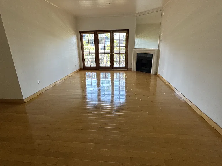 Chateau Beverly — Photo 15