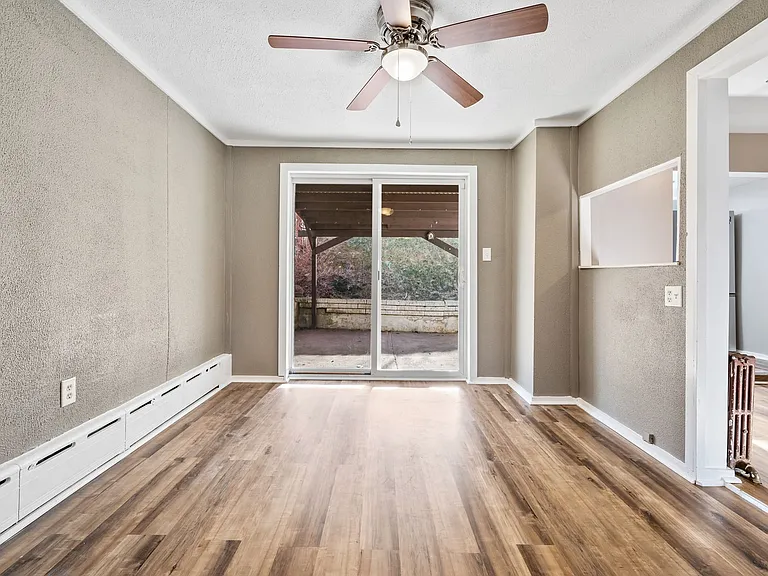 304 Marlow St — Photo 10