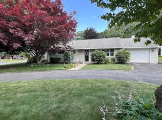 77 Shady Brook Ln, Springfield, MA 01118