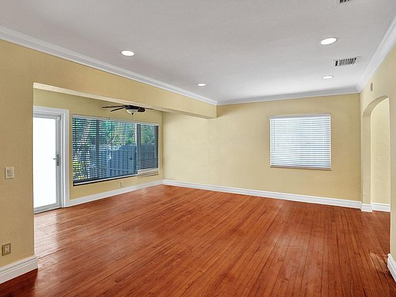 3rd image of 1340 NE 16th Avenue