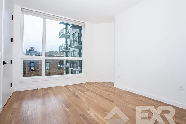 Rented by EXR | media 22