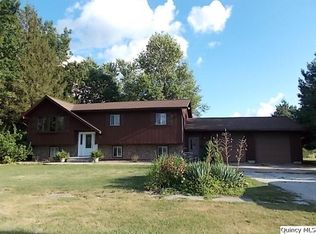 112 Cherry St, Carthage, IL 62321