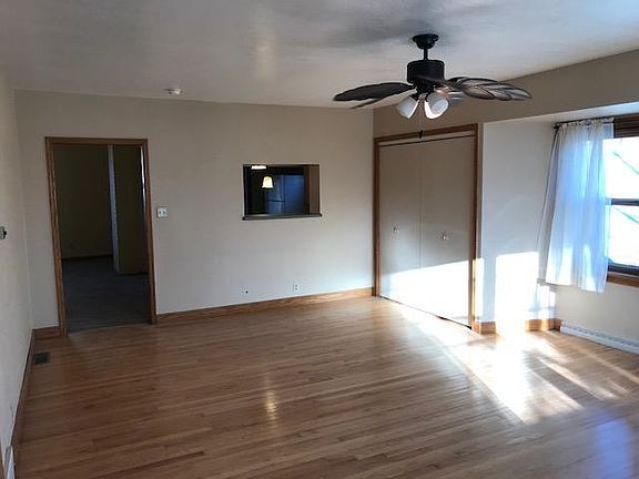 5th image of 7463 Harwood Ave