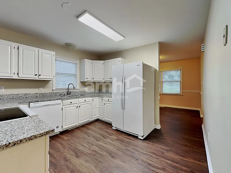 6112 Glenridge Ct — Photo 3