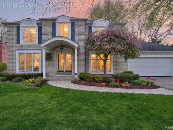 11042 Hillcrest Dr, Plymouth, MI 48170